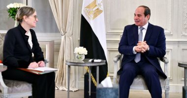 الرئيس السيسى يلتقى رئيسة وزراء تونس فى باريس  