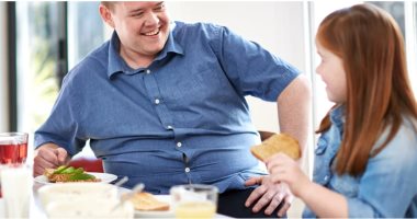 هل يعاني طفلك من زيادة الوزن؟.. إليك 3 نصائح للوقاية من السمنة