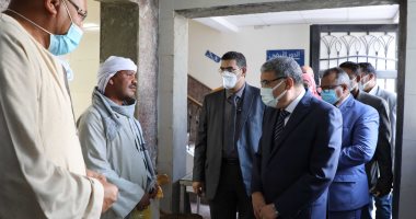 محافظ المنيا يتابع الخدمة الطبية بمستشفى الحميات ويتفقد مراكز تلقى لقاح كورونا
