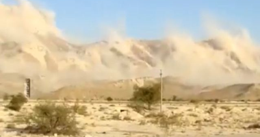 اللحظات الأولى لزلزال جنوب إيران وانهيار جبلى.. فيديو
