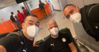 أول ظهور لـوائل جمعة مع الحضرى وشوقي فى المطار بعد الشفاء من كورونا