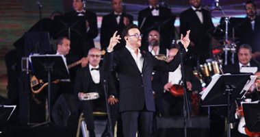 صابر الرباعى يشارك جمهوره بفيديو من كواليس حفله الفنى بمهرجان الموسيقى العربية