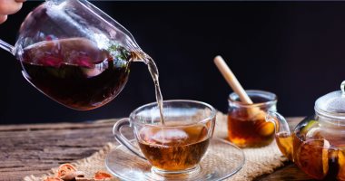 لماذا ينصح الأطباء بعدم تناول الشاى عقب الأكل مباشرة