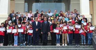 محافظ الإسكندرية يكرم 29 طفلا من أوائل الفائزين بمسابقة "يوسى ماس"
