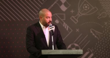 الشبكة نيوز : 
                                            أحمد دياب: تصريحات طه عزت لم تكن موفقة وطلبنا مقترحات الأندية لتعديل اللائحة
                                        