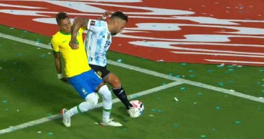 إيقاف حكم كلاسيكو الأرجنتين والبرازيل فى تصفيات كأس العالم