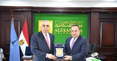 رئيس جامعة الإسكندرية يلتقي السفير العراقي بالقاهرة لبحث العلاقات المشتركة