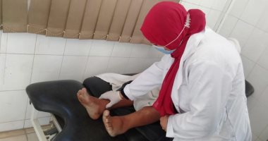 حياة كريمة.. توقيع الكشف الطبى على 900 مواطن بقرية العزبة المستجدة فى سوهاج