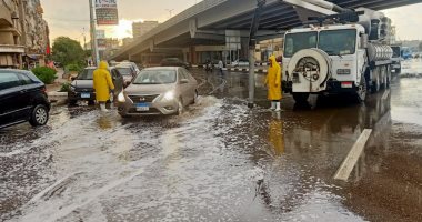 هطول أمطار متوسطة على القاهرة.. والمحافظة تنشر معدات شفط المياه بالشوارع