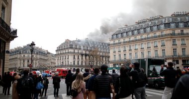 اندلاع حريق بمحيط ميدان الأوبرا وسط العاصمة الفرنسية باريس.. فيديو