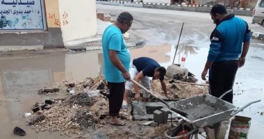 شباب بالعريش ينقذون مبنى حى أبو صقيل من الغرق بمصفاة وعزل أعمدة الإنارة  