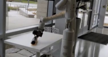 جوجل توظف أسطولا من الروبوتات لتنفيذ أعمال النظافة بمقر الشركة الرئيسى