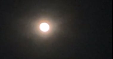 ظهور فريد للقمر فى نوفمبر.. مشاهد بزغ فيها ورصده الراصدون (فيديو)