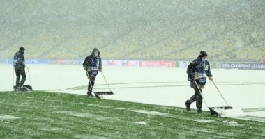 دوري أبطال أوروبا.. الثلوج تغطى الملعب قبل مباراة بايرن وديناموكييف (صور)