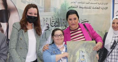 نائب محافظ الجيزة تفتتح معرض ختام الورش الفنية للأطفال بمتحف طه حسين