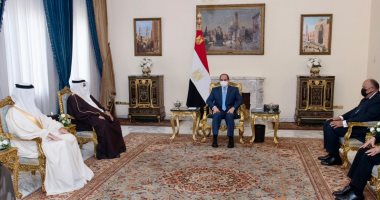 الرئيس السيسى يستقبل مستشار ملك البحرين للشئون الدبلوماسية
