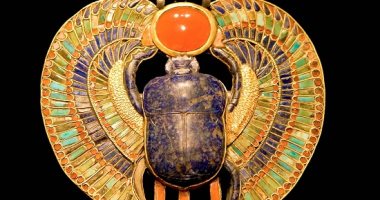 حكاية "الجعران"أشهر رمز فرعونى .. وضع على صدور المومياوات واسمه القديم"خبر"