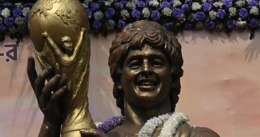 نصب تذكاري للأسطورة مارادونا في مدينة كالكوتا الهندية إحياءً لذكراه.. صور