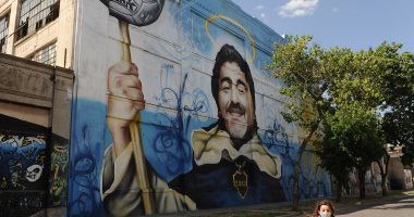 صور مارادونا تنتشر على الجدران بشوارع الأرجنتين فى الذكرى الأولى لوفاته