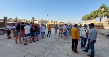 إقبال سياحى كبير قبل ساعات من حفل افتتاح طريق الكباش بالأقصر.. لايف وصور