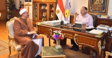محافظ أسيوط يلتقى أمين بيت العائلة المصرية لاستعراض جهود المصالحات
