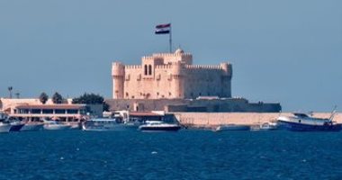 "عبد الله" يلتقط صورا لقلعة قايتباى لإبراز جمال الأسكندرية وتشجيع السياحة