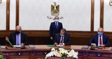 رئيس الوزراء يشهد توقيع خطاب نوايا بين مصر والأردن والعراق للتعاون المشترك