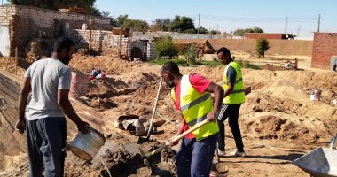 محافظة أسوان تتابع جهود إعمار المنازل المتضررة من السيول