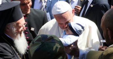 بابا الفاتيكان يدعو دول أوروبا لتحمل المسئولية ومساعدة المهاجرين