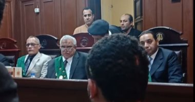محامى سفاح الإسماعيلية أمام المحكمة: موكلى مريض وغير مسئول عن تصرفاته..فيديو
