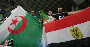 الجماهير المصرية والجزائرية تخطف الأنظار قبل مباراة المنتخبين بإستاد الجنوب