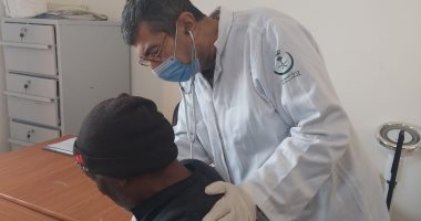 الكشف علي 202 مواطن في قافلة طبية بمنطقة الخير بالشلاتين
