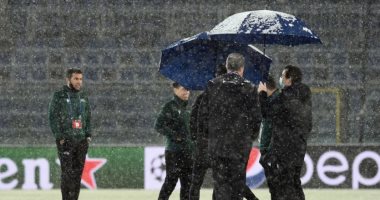 تأجيل مباراة أتالانتا ضد فياريال في دوري أبطال أوروبا بسبب الثلوج.. فيديو وصور