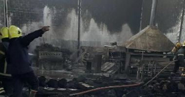 مصرع عامل لحام فى حريق مصنع جنوب بورسعيد.. صور