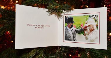 الأمير تشارلز وزوجته يهنئان الشعب البريطانى بصورة بطاقة عيد الميلاد: سنة سعيدة