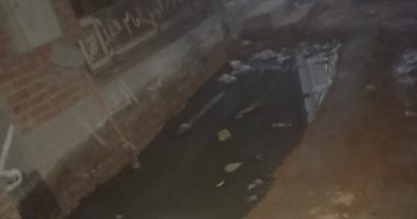 شكوى من طفح الصرف الصحى بشارع المدارس بالغردقة.. وشركة المياه ترد