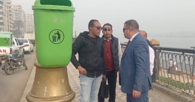 تركيب سلات وصناديق القمامة لدعم منظومة النظافة بمدينة بنى سويف