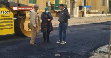 محافظ بورسعيد يعلن استمرار رصف شارع عرابى بحى الشرق.. صور