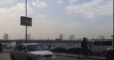 شبورة خفيفة.. حركة المرور على طريق الكورنيش فى القاهرة.. بث مباشر