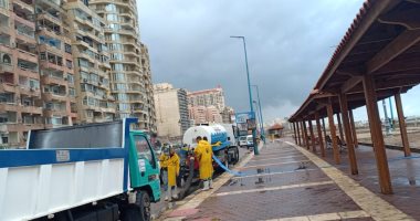 سيارات الصرف الصحى بالإسكندرية تكسح مياه الأمطار أولا بأول منعا لغرق الشوارع..لايف