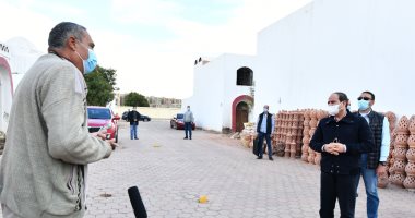 الرئيس السيسى يوجه بإنشاء مدرسة لأبناء العاملين بالورش بمنطقة الفسطاط (فيديو)
