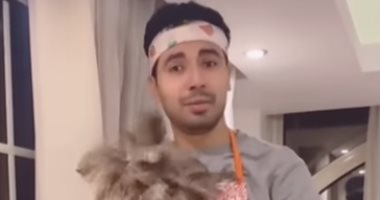 يخربيتك يا جواز.. محمد أنور يؤدى الأعمال المنزلية فى فيديو طريف من تصوير زوجته
