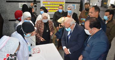 محافظ بورسعيد يطلق الحملة القومية للتطعيم ضد شلل الأطفال بمركز طبى المناخ.. فيديو