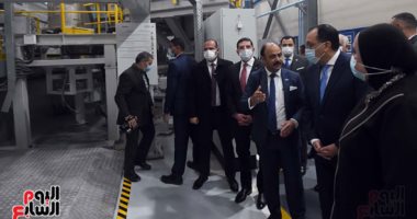 رئيس الوزراء يشهد افتتاح توسعات جديدة لشركة "فليكس بي فيلمز مصر"