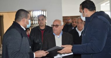 محافظ بورسعيد يتواصل مع وزير الكهرباء لحل مشكلة بمصنع للأدوات الكهربائية