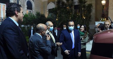 مدبولى: الرئيس يولى أهمية لتوطين صناعة السيارات وصناعاتها المغذية بمصر  