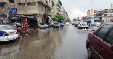 برودة شديدة وأمطار غزيرة على شوارع بورسعيد.. فيديو وصور