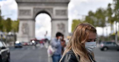فرنسا تفرض غرامة قدرها 135 يورو عقوبة عدم ارتداء الكمامة بشوارع باريس