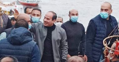أهالى غرب سهيل بأسوان: "نحن اليوم فى عيد بزيارة الرئيس لنا".. صور