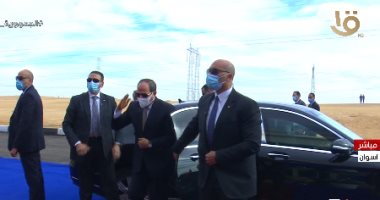 الرئيس السيسي يصل مجمع بنبان للطاقة الشمسية بمحافظة أسوان
